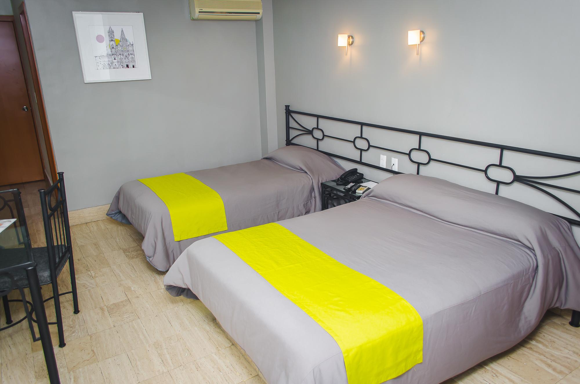 Hotel Arboledas Expo กัวดาลาฮารา ภายนอก รูปภาพ