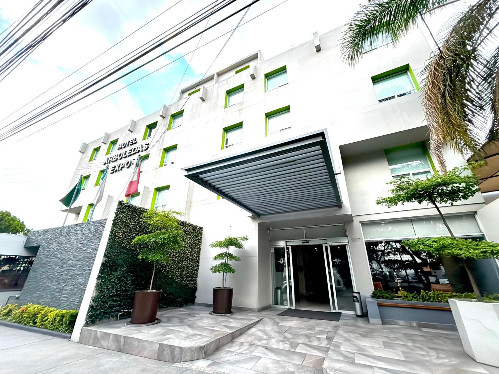 Hotel Arboledas Expo กัวดาลาฮารา ภายนอก รูปภาพ